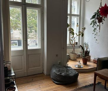 Beautiful 2,5 bedroom flat with balcony in Weserkiez, sublet - Photo 1