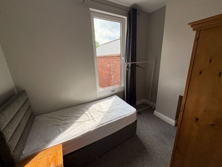 Apt 2, 96 Malone Avenue, Belfast BT9 6ES - Photo 3