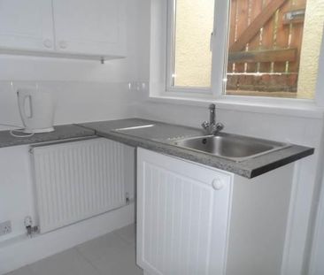 Excelsior Street, Waunlwyd, Ebbw Vale - Photo 5