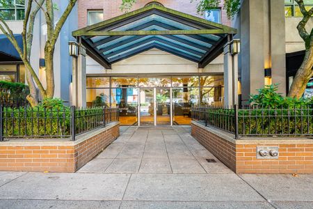 Spacious & Updated 2 BD & 2 BA in the Heart of Vibrant Downtown Vancouver - Photo 2