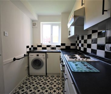 Redford Close, Feltham,TW13 - Photo 2