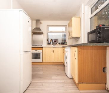 3 bedroom terraced house - Photo 1