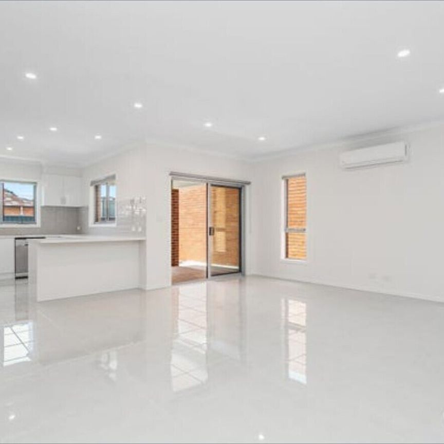 Altona North - Photo 1