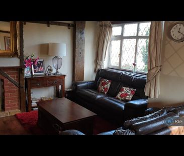 3 bedroom semi-detached house to rent - Photo 6