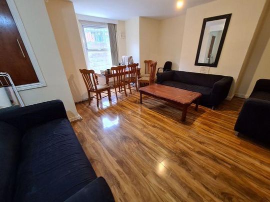 1 bedroom in a house share to rent - Photo 1