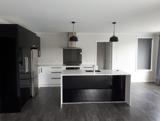 Walk in the park! - Photo 1