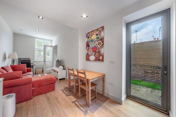 1 bedroom flat to rent - Photo 1