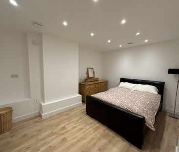 Burlington Mansions Triplex Apartment, Boscombe - Photo 3