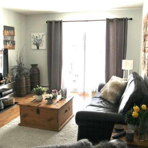 Beauport, 4 1/2 libre, frais peint, insonorisé - Photo 2