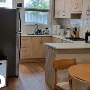 Oaklands Park - Photo 3