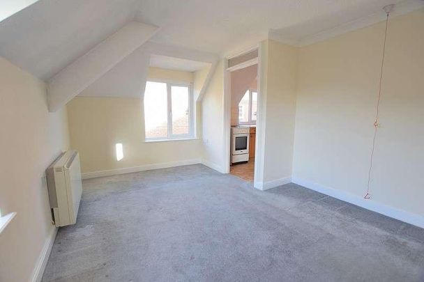 Fernhill Lane, New Milton, Hampshire, BH25 - Photo 1