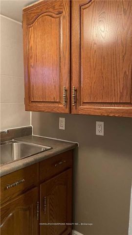 For Lease - 65 Whitburn Crescent, Toronto, Ontario - Photo 5