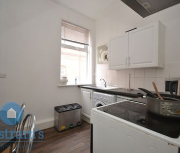 4 bed Flat for Rent - Photo 4