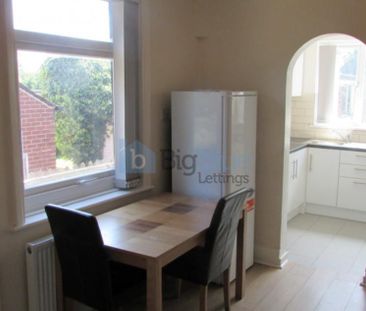 5 bedroom semi-detached house to rent - Photo 3