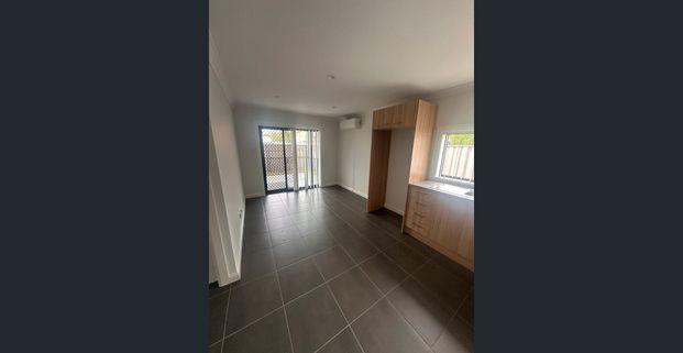 WELL PRESENTED, MODERN GRANNY FLAT - Photo 1
