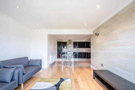 2 Bed Flat, Copperfield Road, E3 - Photo 2