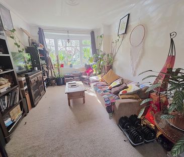 Room in a Shared House, Brisbane Avenue, SW19 - Photo 1