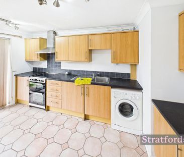 4 bedroom detached house to rent - Photo 3