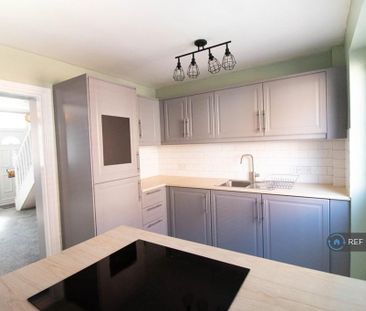 3 bedroom terraced house to rent - Photo 6