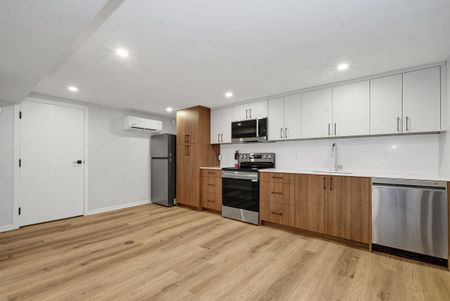 For Lease - 2413 Ryan Drive Unit# B, Parkway Park - Queensway Terrace S and Area, Ontario - Photo 5