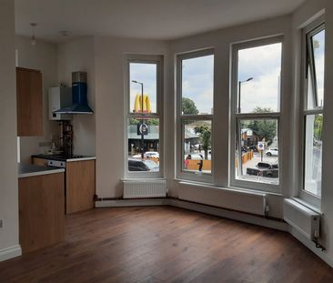 Studio Flat, Barking Road, E16 - Photo 2