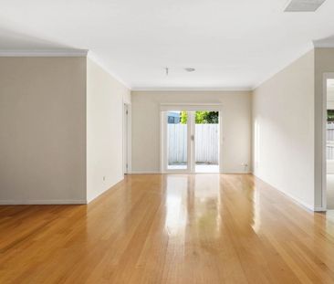 This neat and well presented back unit offers low maintenance livin... - Photo 1