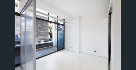 Unfurnished - Photo 2