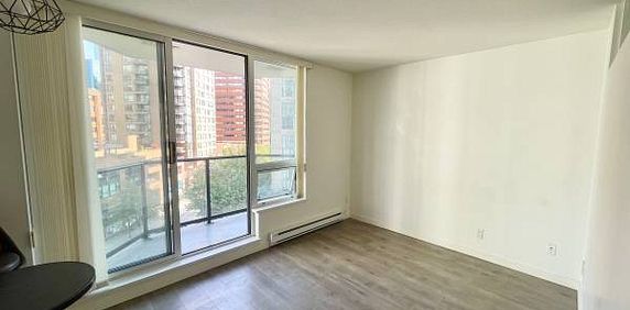 1 bedroom in Downtown Vancouver - Photo 2