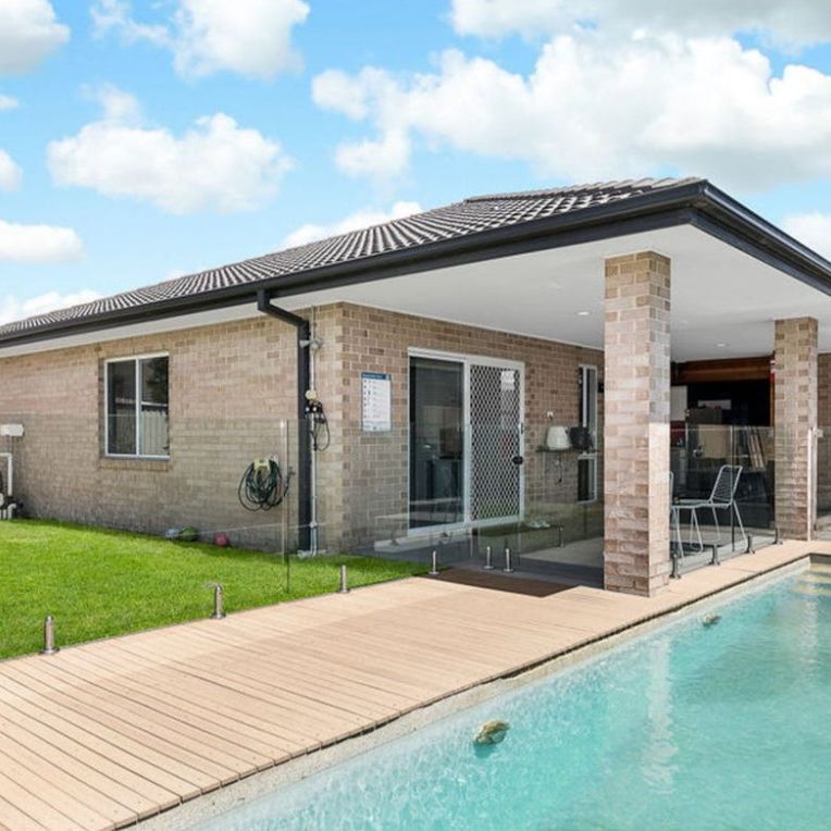 Modern Family Home in Oran Park - Photo 1