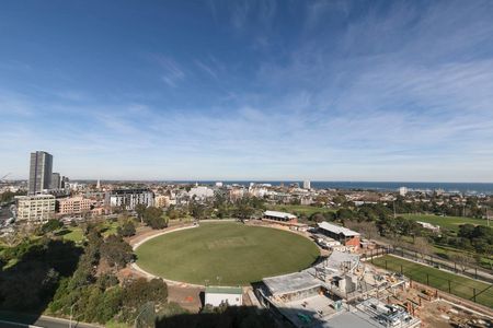 Executive Apartment Opposite Albert Park Lake - Photo 5