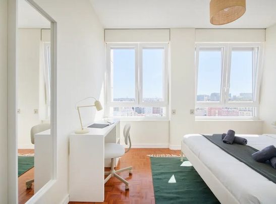 Rua Latino Coelho, Lisbon, Lisbon 1050-132 - Photo 1