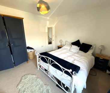 2 bedroom terraced house to rent - Photo 3