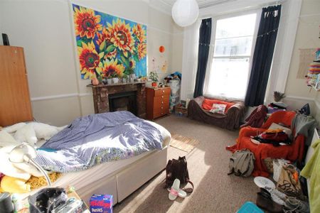 4 bedroom property to rent - Photo 4