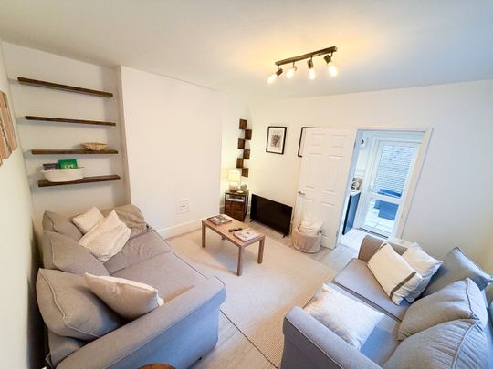 1 Bed Flat, Dancer Road, SW6 - Photo 1