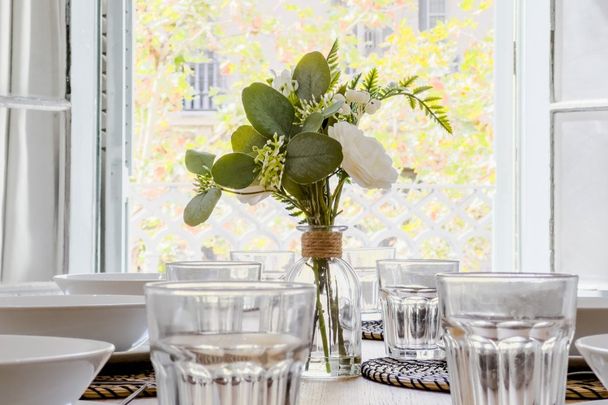 Very bright double room in Barcelona - Photo 1