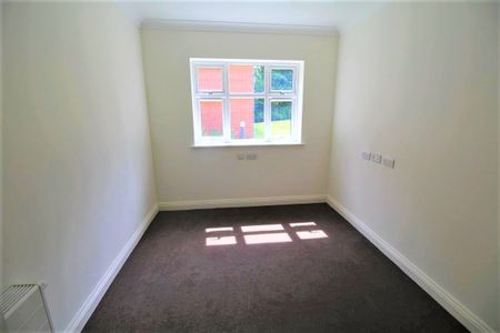 Fernhill Road, Blackwater, Camberley, Hampshire, GU17 - Photo 2