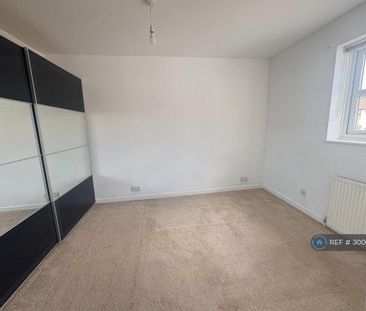 2 bedroom semi-detached house to rent - Photo 3