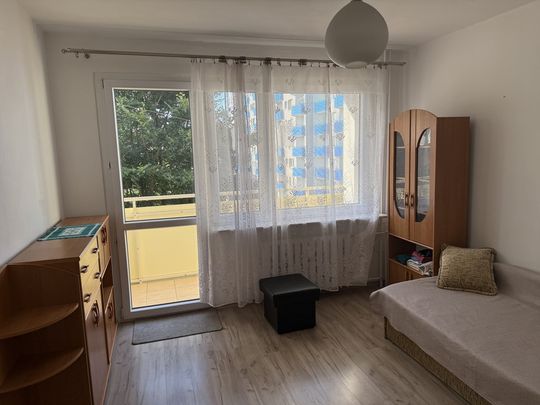 Kawalerka z balkonem w bloku z windą - Zdjęcie 1