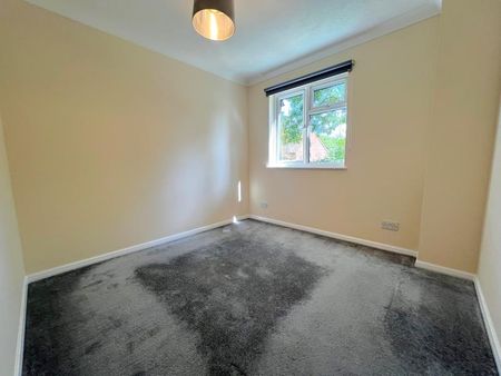 Guernsey Close, Guildford, Surrey, GU4 - Photo 4