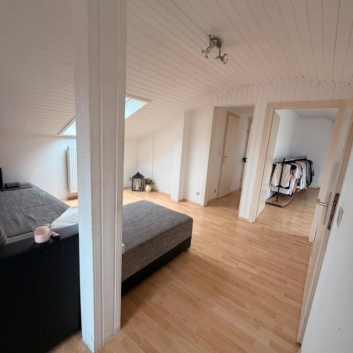 Dachgeschosswohnung zu vermieten - Foto 1