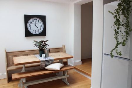 5 bedroom terraced house to rent - Photo 2