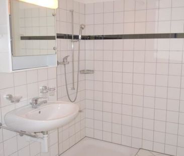 In the countryside and yet close to the center - Photo 1