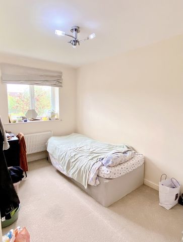 Room in a Shared House, Frank Birchill Close, M40 - Photo 5