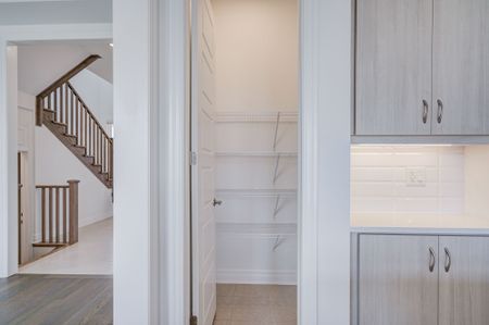 For Lease - 1204 Onyx Trail, Oakville, Ontario - Photo 4