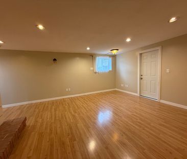 Lakeview Heights Suite with Garage/Shop - Photo 5