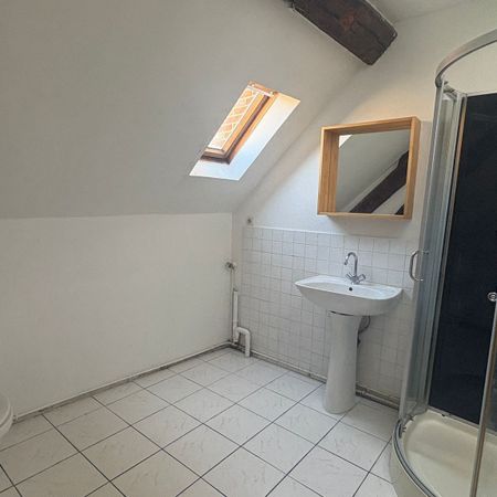Location Appartement 2 pièces 48m² JOIGNY 89300 - Photo 4