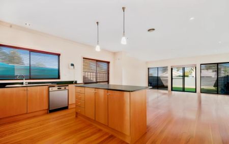 3 Bed, 2 Bath - Photo 5