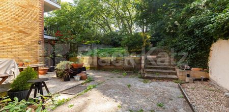 Beautiful one double bedroom set in a period conversion - Photo 4