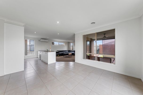 23 Currawong Crescent, Pakenham VIC 3810 - House For Rent | Domain - Photo 1