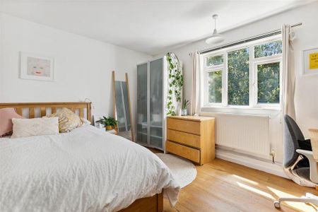 4 bedroom flat to rent - Photo 3